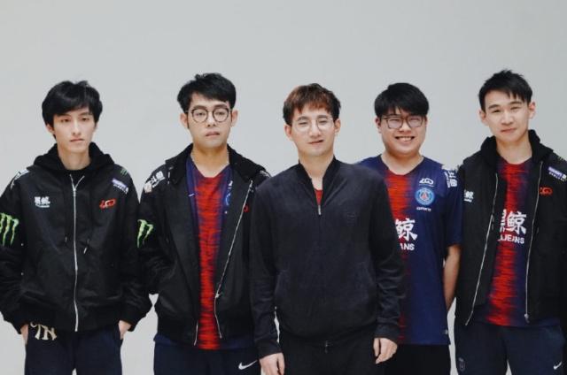 时暴露更多 时暴露更多