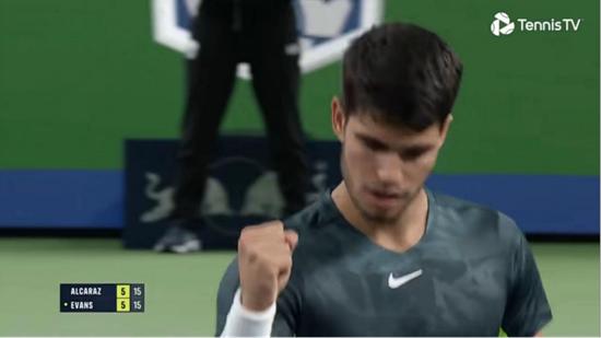 他的居中后 他的居中后